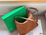Bottega veneta BV traveller size：35*28cm - Image 2