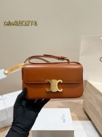 CELINE Triomphe  crossbody bag size: 20x10cm - Image 4