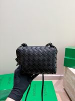 Bottega veneta BV crossbody bag size : 18X 11 CM - Image 5