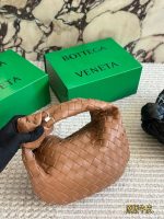 Bottega Veneta BV  Baby Veneta  size:25 X 15cm