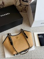 chanel beach bag tote size : 18 cm - Image 2