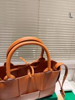 Bottega veneta BV Andiamo size : 24X17 CM - Image 3
