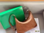 Bottega veneta BV traveller size：35*28cm