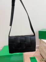 Bottega veneta  BV Cassette crossbody  size: 21x13cm
