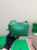 Bottega veneta BV crossbody bag size : 18X 11 CM - Image 2