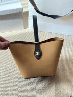 celine Vunque  bucket bag size : 15cm