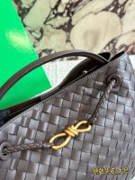 Bottega veneta BV Andiamo tote size : 25*22cm    / 36*30cm - Image 4