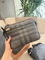 Burberry man bag metis size : 23 cm - Image 4