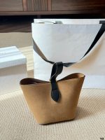 celine Vunque  bucket bag size : 15cm - Image 4