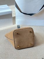 celine Vunque  bucket bag size : 15cm - Image 5