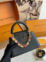 LOUIS VUITTON lv capucines bag  size :20cm