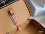 Celine vanity toiletry bag size：  35 × 25 × 10（cm）/28 × 16 ×   9（cm）/小号 16  × 11 ×   7（cm） - Image 8