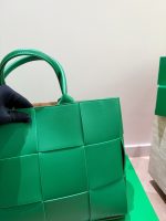 Bottega veneta BV Andiamo tote size : 34X24 cm - Image 6