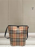 Burberry bucket bag size : 21x27 cm