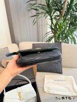 YSL Le 5 à 7 hobo bag size : 23*16*6.5 cm - Image 6