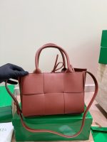 Bottega veneta BV Andiamo tote size : 24X17 cm - Image 7