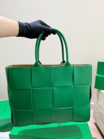 Bottega veneta BV Andiamo tote size : 34X24 cm - Image 7