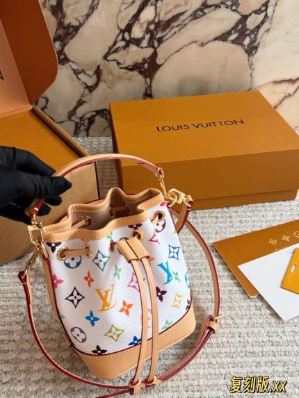 LOUIS VUITTON lv nano Neo bucket bag size : 13 x 16cm