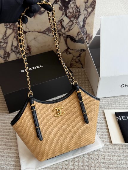 chanel beach bag tote size : 18 cm