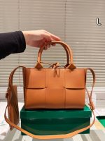 Bottega veneta BV Andiamo size : 24X17 CM - Image 9
