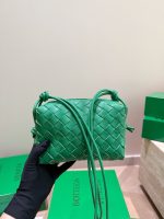 Bottega veneta BV crossbody bag size : 18X 11 CM - Image 8