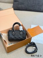LOUIS VUITTON lv nano speedy bag size : 16cm
