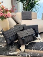Burberry man bag size :  29x8.5x17.5cm - Image 9