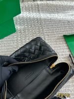 Bottega veneta  BV LP vanity bag size : 23 x 14cm - Image 9