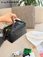 Bottega Veneta BV Mini Loop bag size : 20cm