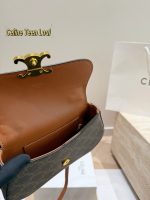 CELINE Triomphe handle crossbody bag size : 23x13cm - Image 9