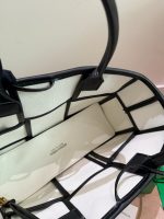 Bottega veneta BV Andiamo tote size : 34X24 cm - Image 10