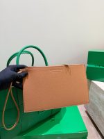 Bottega veneta BV Andiamo tote size : 34X24 cm - Image 10