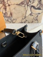 LOUIS VUITTON lv ON THE GO BAG size ： 25x19x11.5cm - Image 3