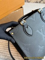 LOUIS VUITTON lv ON THE GO BAG size ： 25x19x11.5cm - Image 5