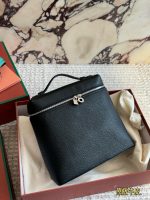 Loro Piana extra pocket backpack size : 25cm - Image 2