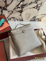 Loro Piana extra pocket backpack size : 25cm - Image 3