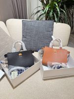 Burberry  COTSWOLDS TOTE size : 25cm