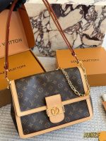 LOUIS VUITTON lv Dauphine big size :  30 x 23cm