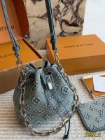 LOUIS VUITTON lv TOTE MINI  SIZE :  20×22 CM