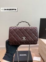 chanel 23k CF woc handle bag size : 19x 10 cm
