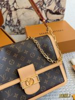LOUIS VUITTON lv Dauphine big size :  30 x 23cm - Image 3