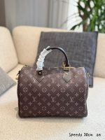LOUIS VUITTON lv P9 BAG SIZE : 30 CM - Image 4