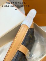 LOUIS VUITTON lv Pochette Mia SIZE : 22CM - Image 3
