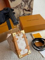 LOUIS VUITTON lv sidetrunk bag size : 23*16cm - Image 3