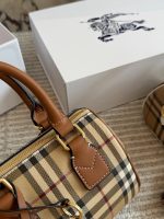 Burberry boston speedy20 bag size : 20 cm - Image 4