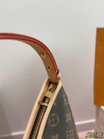 LOUIS VUITTON lv LINEUP BAG SIZE :35*25cm - Image 4