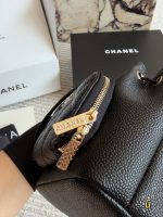 CHANEL MINI BUCKET SIZE : 13 X 15cm - Image 5