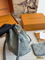 LOUIS VUITTON lv TOTE MINI  SIZE :  20×22 CM - Image 4