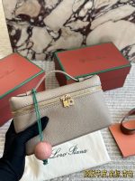 Loro Piana Extra Pocket size :  19cm