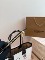 BURBERRY tote size:  34x28 cm - Image 5